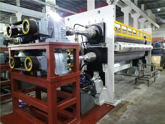 ผ้าปูโต๊ะ 480mm ISO9001 Roller เครื่องลายนูน